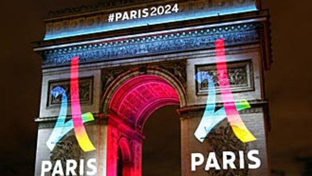 Arc de Triomphe with Paris 2024 logo (Getty)