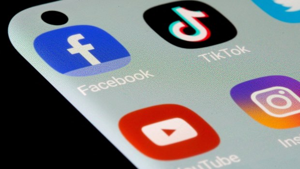 Facebook, TikTok, Twitter, YouTube and Instagram social media apps