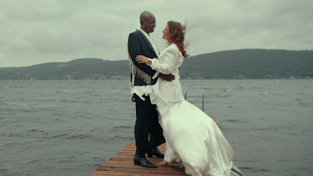 Rebel Royals. (L to R) Shaman Durek Verrett and Märtha Louise in Rebel Royals.. Cr. Courtesy of Netflix © 2025