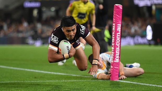 BRISBANE, AUSTRALIA - AUGUST 11: Deine Mariner of the Broncos scores a try during the round 24 NRL match between the Brisbane Broncos and Parramatta Eels at The Gabba on August 11, 2023 in Brisbane, Australia. (Photo by Albert Perez/Getty Images)