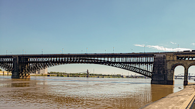 Eads Bridge: 50 injured