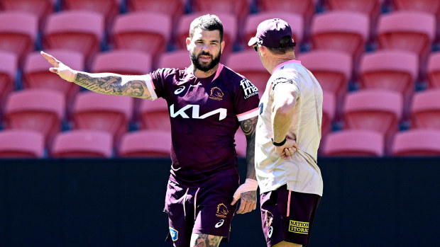 Coach Kevin Walters talks tactics with Adam Reynolds during a Brisbane Broncos NRL training session at Suncorp Stadium on September 26, 2023 in Brisbane, Australia. (Photo by Bradley Kanaris/Getty Images)