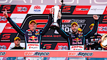 Garth Tander (left) and Shane van Gisbergen won the 2022 Bathurst 1000 for Triple Eight Race Engineering.