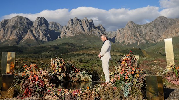 EMBARGO 16/11/25 THE GOLDEN BACHELOR FINALE - Bear