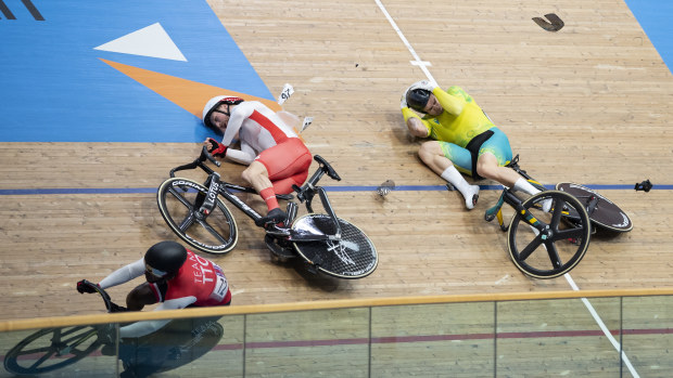 Matthew Glaetzer and Joe Truman crash.