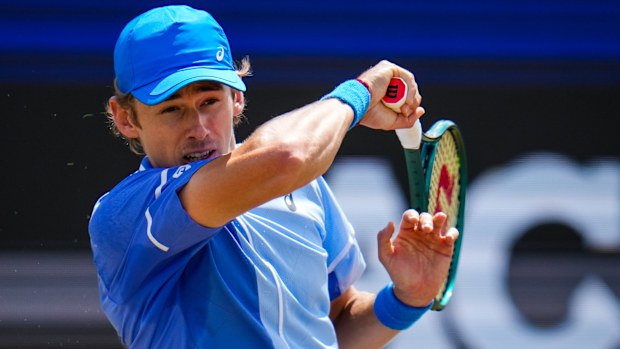 Alex de Minaur of Australia plays a forehand in his men's singles semi final match against Ugo Humbert of France on Day 6 of the Libema Open Grass Court Championships at the Autotron on June 15, 2024 in 's-Hertogenbosch, Netherlands. (Photo by Rene Nijhuis/BSR Agency/Getty Images)
