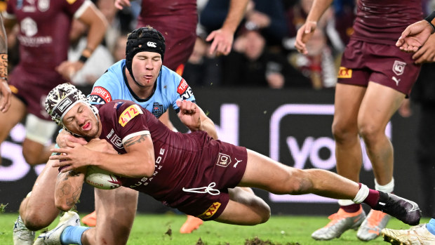Kalyn Ponga splits the tackles of Jarome Luai and Siosifa Talakai, and the Maroons, after 20 minutes of sustained pressure, take the lead. 