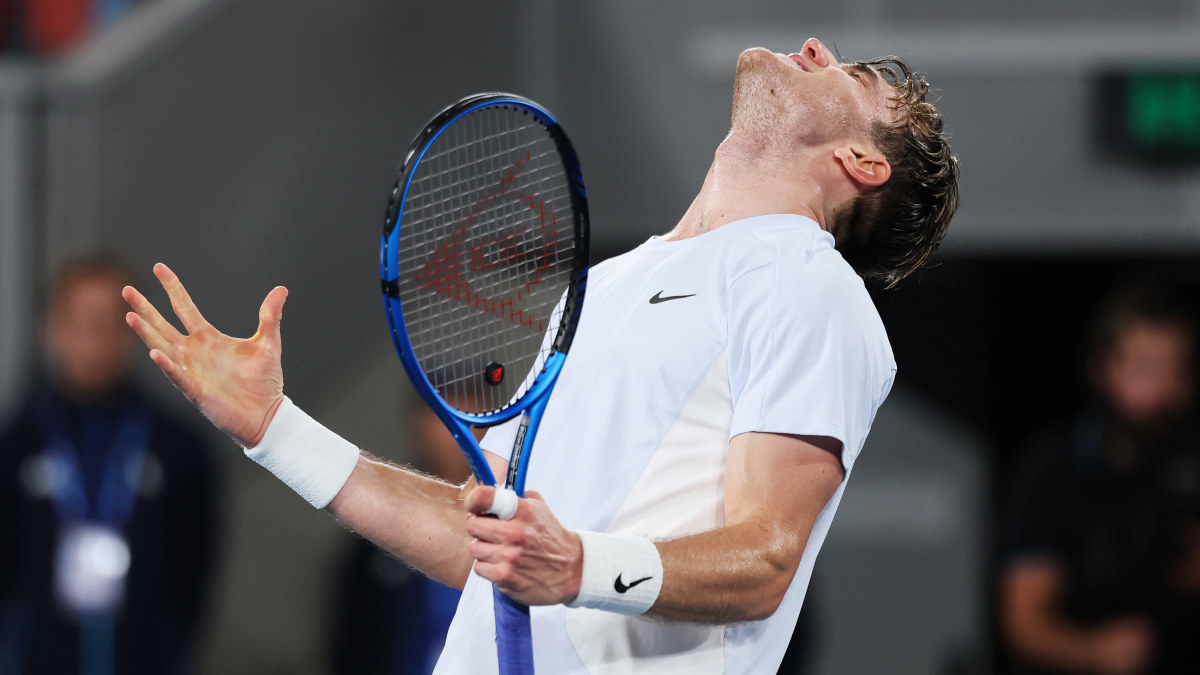 Australian Open 2025 Aleksandar Vukic defeated by Jack Draper, thirdround result, racquet smash
