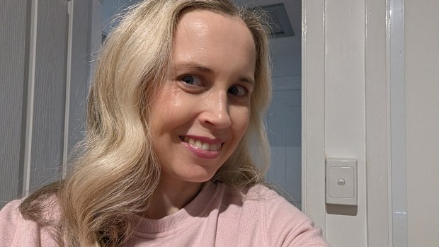Loose curls achieved with the Kmart hair styler kit