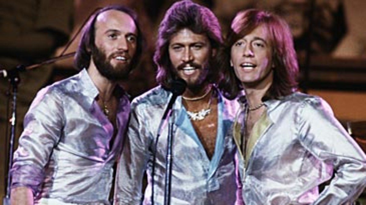 Barry Gibb's family forced to confirm Bee Gees icon is alive and well ...