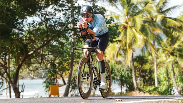 TOMAS KELLY IRONMAN CAIRNENDEN CURSO.