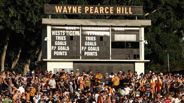 Fans gather on Wayne Pearce Hill during the round one NRL match between the Wests Tigers and the Gold Coast Titans at Leichhardt Oval on March 05, 2023 in Sydney, Australia. (Photo by Cameron Spencer/Getty Images)