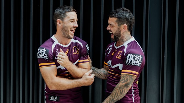 NRL Broncos oyuncuları Ben Hunt ve Adam Reynolds.