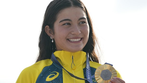 Altın madalyalı Arisa Trew, Paris 2024 kadınlar kaykay park finalinde.