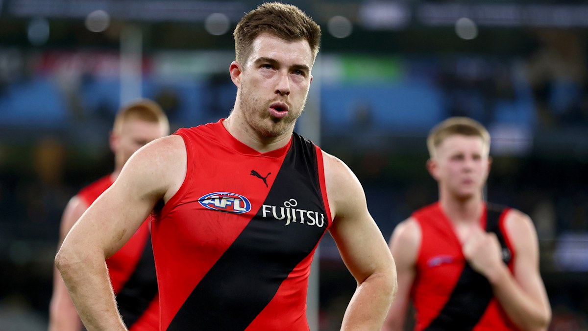 Zach Merrett is teruggetreden als aanvoerder van de Essendon Bombers na een aanbod om zich bij de Hawthorn Hawks aan te sluiten