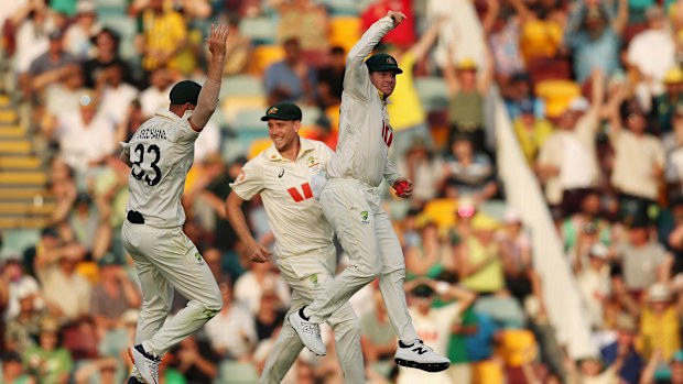 BRISBANE, AUSTRALIA - DECEMBER 07: Steve Smith of Australia celebrates catching Will Jacks of England off a delivery by Michael Neser of Australia during day four of the Second 2025/26 Ashes Series Test Match between Australia and England at The Gabba on December 07, 2025 in Brisbane, Australia. (Photo by Cameron Spencer/Getty Images)