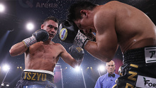 SYDNEY, AUSTRALIA - NOVEMBER 17:  Tim Tszyu punches Takeshi Inoue during the WBO Global and Asia Pacific Super Welterweight title bout between Tim Tszyu of Australia and Takeshi Inoue of Japan at Qudos Bank Arena on November 17, 2021 in Sydney, Australia. (Photo by Mark Kolbe/Getty Images)