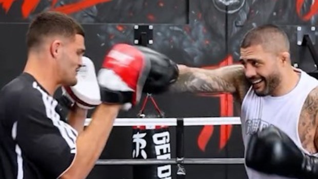 Nathan Cleary trains with Tyson Pedro.