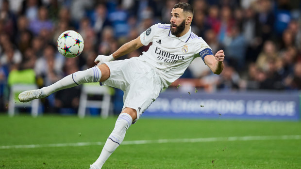 Karim Benzema of Real Madrid CF controls the ball during the UEFA Champions League group F match between Real Madrid and Celtic FC at Estadio Santiago Bernabeu on November 2, 2022 in Madrid, Spain. (Photo by Berengui/DeFodi Images via Getty Images)