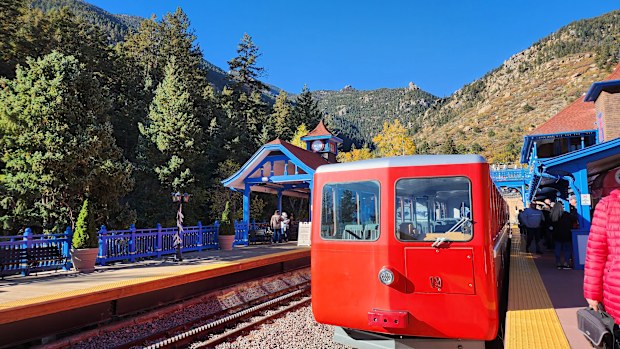 cog railway pikes peak colorado usa