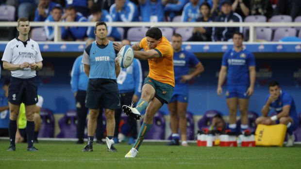 Ben Donaldson of Australia fails with his kick.