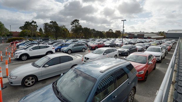 Huge queues for COVID-19 tests, such as this one at the Melbourne Showgrounds, may be a thing of the past. 