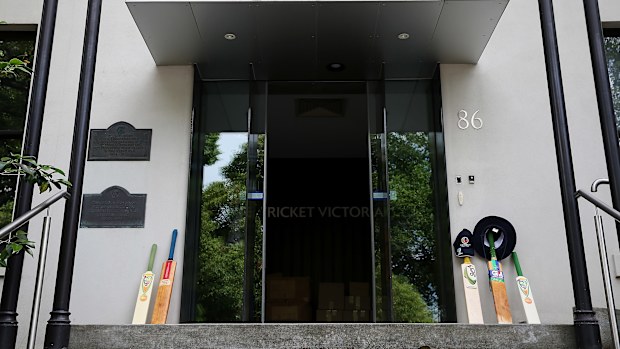 A cricket bat is seen outside the MCG as part of the #putoutyourbat twitter campaign after the tragic death of Australian cricketer Phil Hughes at Melbourne Cricket Ground on November 28, 2014 in Melbourne, Australia.
