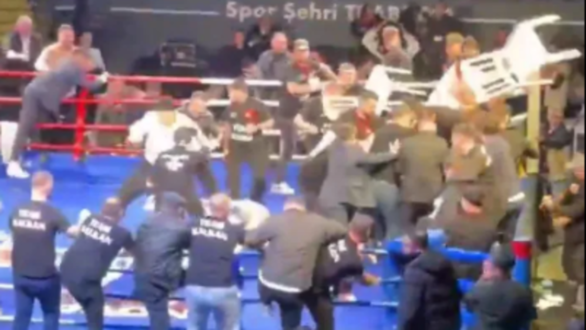 Mass brawl erupts as title fight descends into chaos