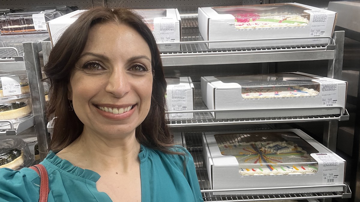 Costco cake: I finally tried the legendary sheet cake! Here's my honest ...