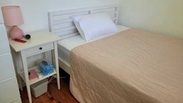 Bedroom before makeover