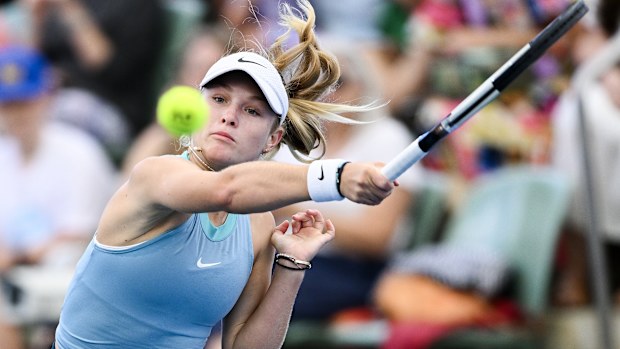 Emerson Jones of Australia plays  a forehand in her match against Xinyu Wang of China during day one of the 2025 Adelaide International at Memorial Drive on January 06, 2025 in Adelaide, Australia. (Photo by Mark Brake/Getty Images)