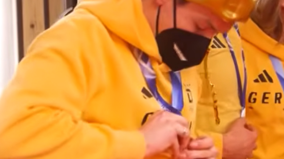 Alpineskiën, finale downhill dames, Breezy Johnson legt de gebroken gouden medaille uit