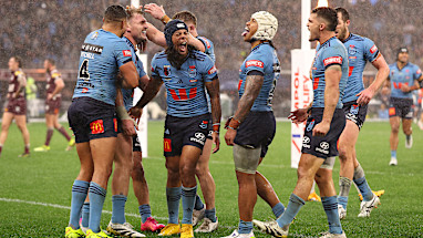 Blues set up grandstand finish