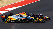 Max Verstappen of the Netherlands driving the (1) Oracle Red Bull Racing RB20 and Lando Norris of Great Britain driving the (4) McLaren MCL38 Mercedes battle for position during the F1 Grand Prix of United States at Circuit of The Americas on October 20, 2024 in Austin, Texas. (Photo by Mark Thompson/Getty Images)