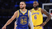   LeBron James & Stephen Curry want to play in Paris.