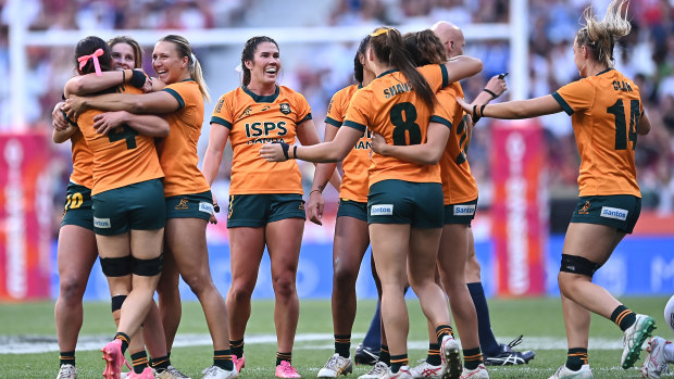 The Australian team celebrate on the final whistle after beating France in the HSBC Madrid Rugby Sevens Final match at Civitas  Metropolitano Stadium on June 02, 2024 in Madrid, Spain. (Photo by Denis Doyle/Getty Images)
