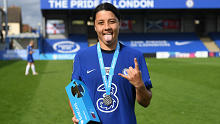 KINGSTON UPON THAMES, ENGLAND - MAY 09: Sam Kerr of Chelsea celebrates with the Barclays FA Women's Super League Golden Boot award following the Barclays FA Women's Super League match between Chelsea Women and Reading Women at Kingsmeadow on May 09, 2021 in Kingston upon Thames, England. Sporting stadiums around the UK remain under strict restrictions due to the Coronavirus Pandemic as Government social distancing laws prohibit fans inside venues resulting in games being played behind closed doo
