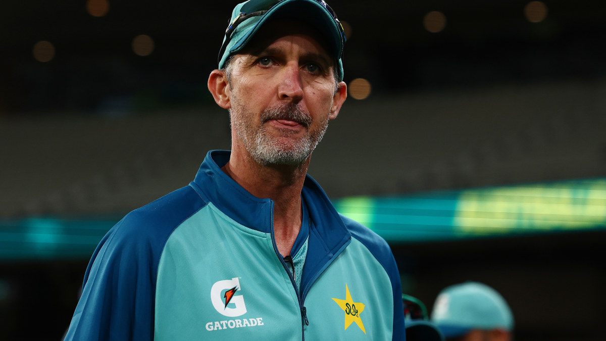 Aussie cricket great quits as Pakistan Test coach