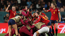 Spain players celebrate the team's second goal during the FIFA Women's World Cup Australia & New Zealand 2023 Semi Final match between Spain and Sweden at Eden Park on August 15, 2023 in Auckland / Tmaki Makaurau, New Zealand. (Photo by Maja Hitij - FIFA/FIFA via Getty Images)