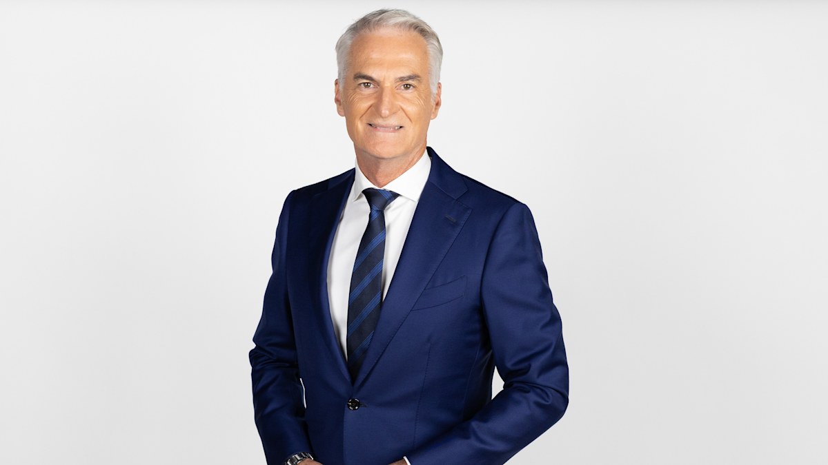 Beloved and esteemed 9News Queensland presenter Andrew 'Lofty ...