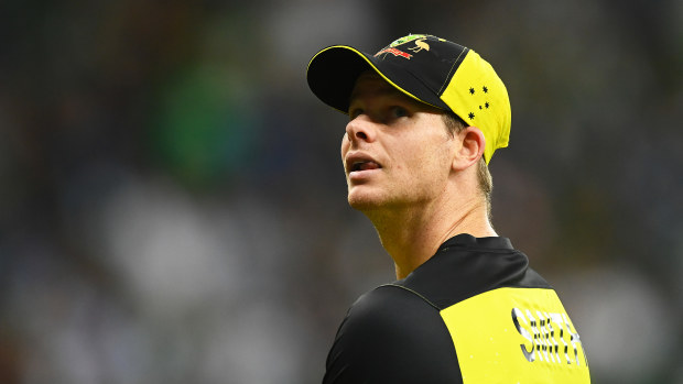 DUBAI, UNITED ARAB EMIRATES - NOVEMBER 11: Steve Smith of Australia looks on during the ICC Men's T20 World Cup semi-final match between Pakistan and Australia at Dubai International Stadium on November 11, 2021 in Dubai, United Arab Emirates. (Photo by Alex Davidson/Getty Images)