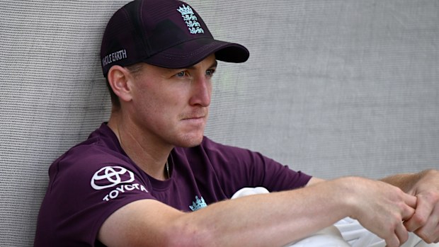 ADELAIDE, AUSTRALYA - 15 ARALIK: Harry Brook, 15 Aralık 2025'te Adelaide Oval'da Ben Stokes ile antrenman yaparken konuşuyor. (Fotoğraf: Gareth Copley/Getty Images)