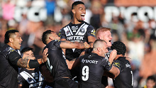 HAMILTON, NEW ZEALAND - NOVEMBER 04: The New Zealand Kiwis celebrate a try to Griffin Neame during the Men's Pacific Championship Final match between Australia Kangaroos and New Zealand Kiwis at Waikato Stadium on November 04, 2023 in Hamilton, New Zealand. (Photo by Phil Walter/Getty Images)