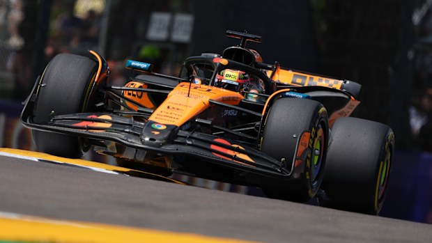 Oscar Piastri of Australia drives the (81) McLaren F1 Team MCL39 Mercedes during the Formula 1 AWS Gran Premio del Made in Italy e dell'Emilia-Romagna 2025 in Imola, Italy, on May 17, 2025, at Autodromo Internazionale Enzo e Dino Ferrari. (Photo by Alessio Morgese/NurPhoto)