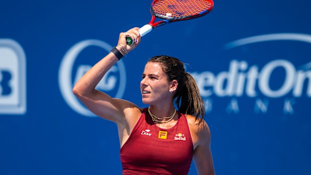 Emma Navarro, Cincinnati Açık'ta Ella Seidel'e karşı mücadelede.