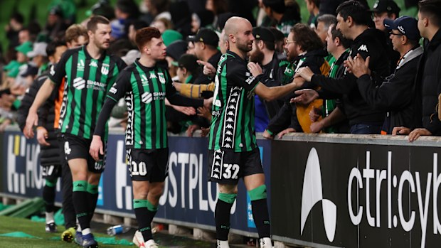 MELBOURNE, AUSTRALIA - MAY 24: Western United thanks fans after the A-League Men Semi Final match between Melbourne City and Western United at AAMI Park, on May 24, 2025, in Melbourne, Australia. (Photo by Graham Denholm/Getty Images)