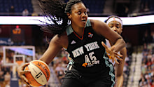 Kara Braxton playing for the New York Liberty in 2014.