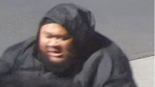 Police are searching for a group of men who allegedly kidnapped another man at a petrol station in Vineyard.