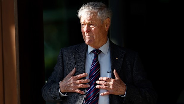 Carlton champion David Parkin attended Robert Walls' funeral.