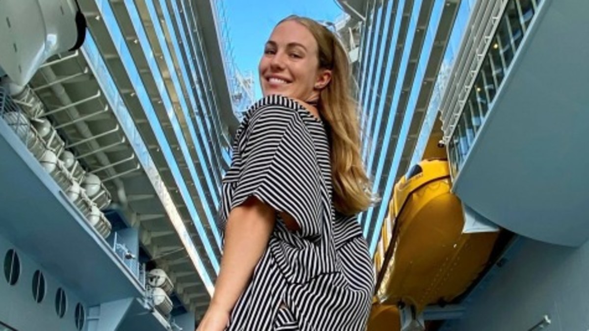 Royal Caribbean cruise ship performer shares what her life looks like ...